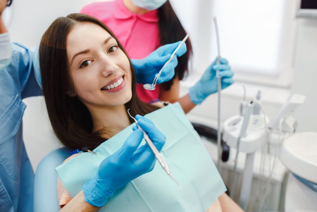 root canal treatment vs tooth extraction